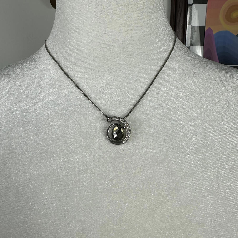 Lia Sophia Silver Toned INTERLUDE Necklace w/ Swirl Pendant -‎ Grey/Clear Center